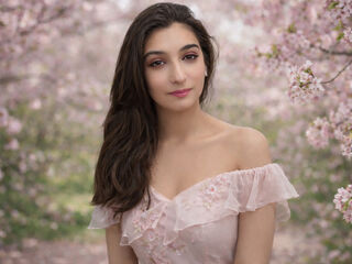 JasminAvely]