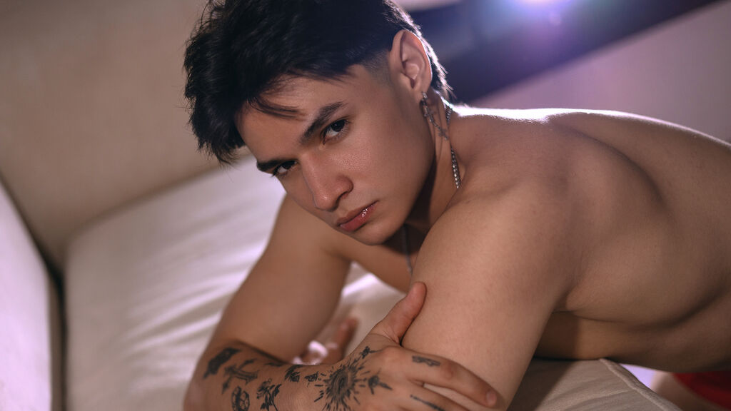 Sex chat gratuit in direct cu DanteGrant pe LiveJasmin