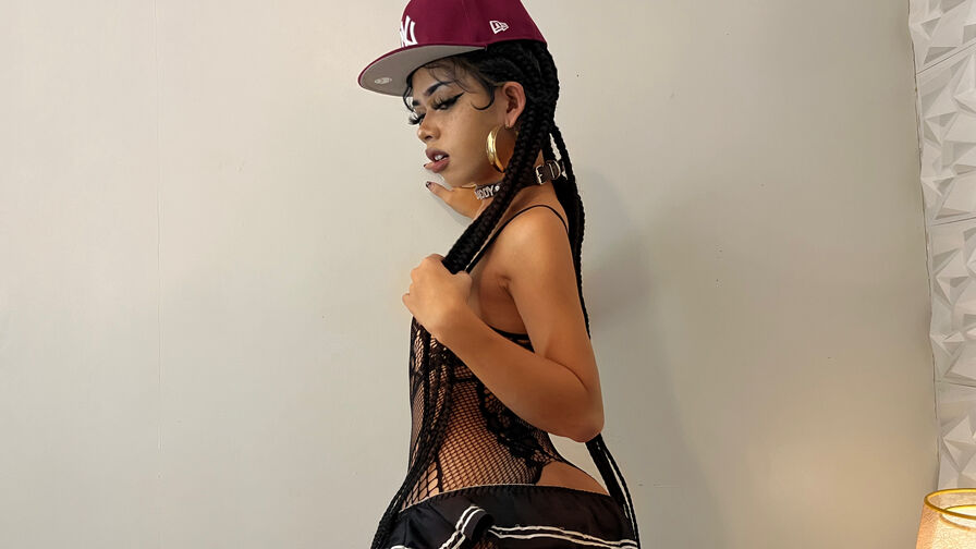 Watch VixienPaxlee live on Ultra Erotica