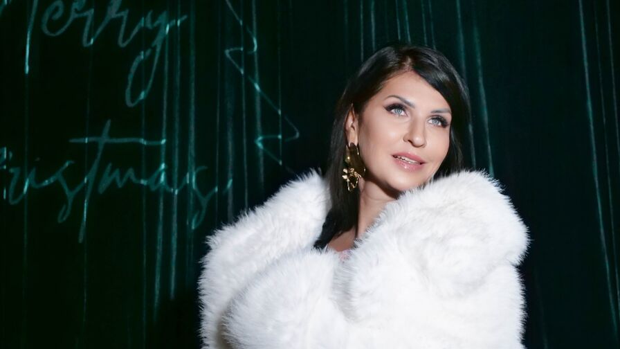 SeleneRavencourt's live cam