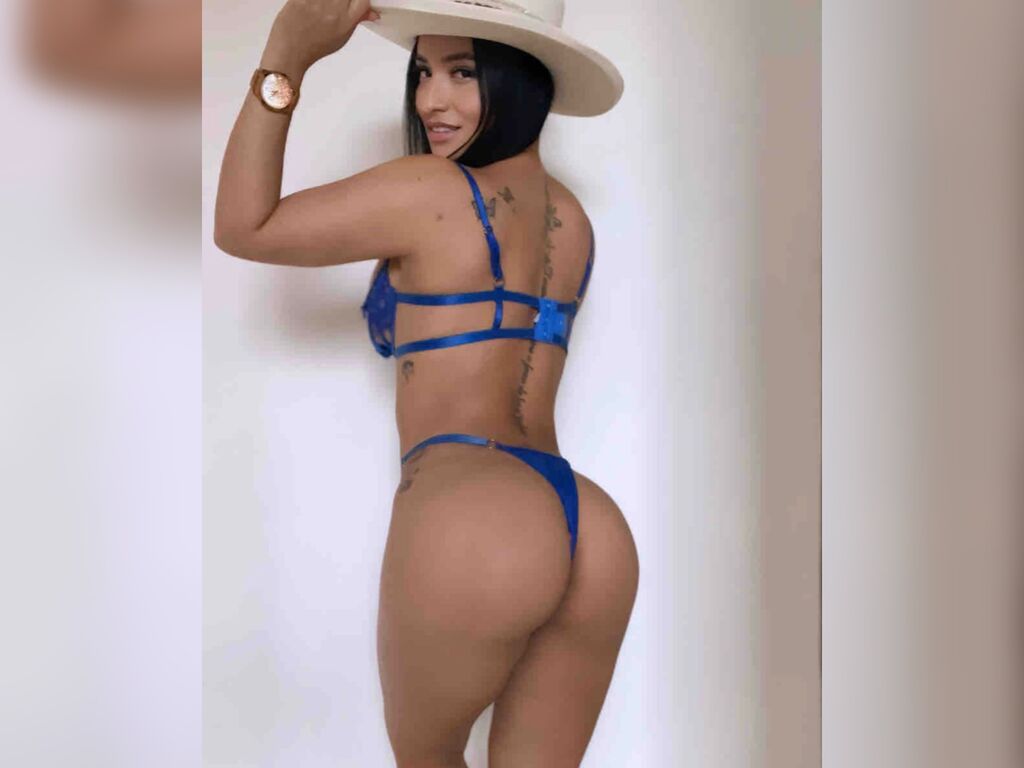 AlexaTovar from LiveJasmin is Group