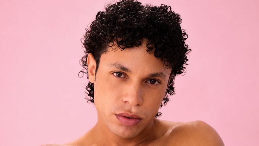 Live HD Nude Chat with WilliemOchoa