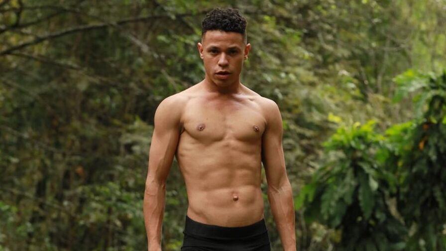 Watch WilliemOchoa live on Amateur Blogger🎉
