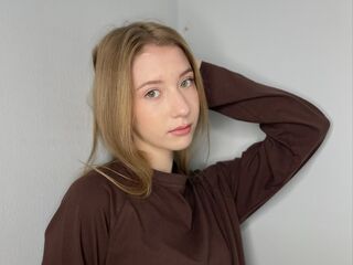 free nude cam JulianaDarter