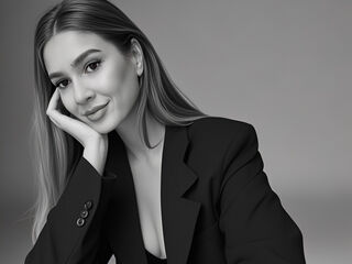 ChloeQuinn Porn Show