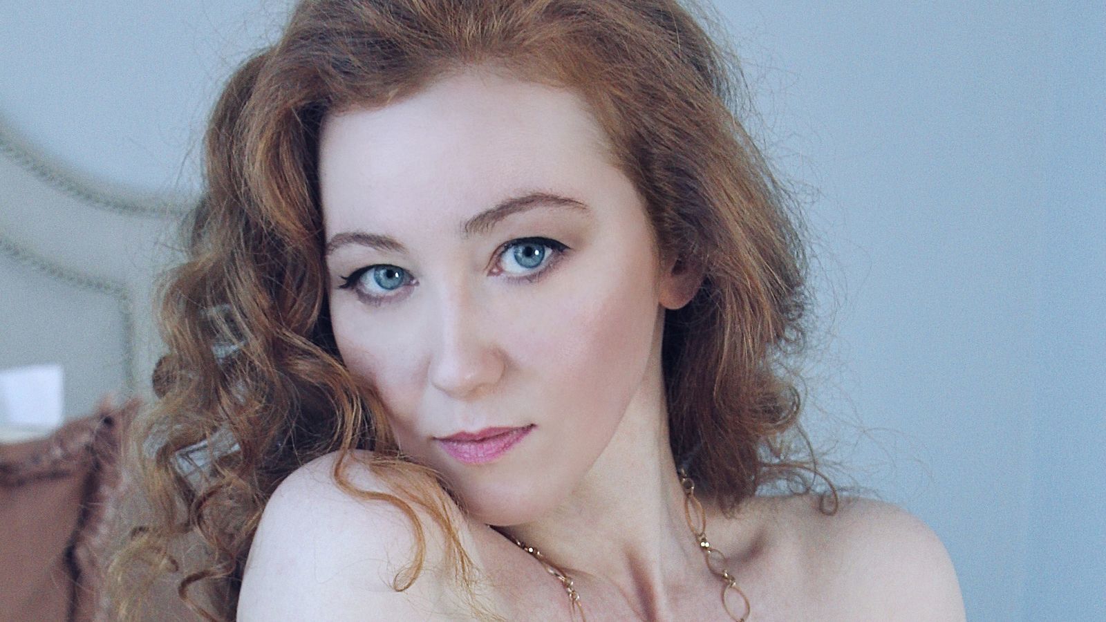 JuliaAlister glamour portrait