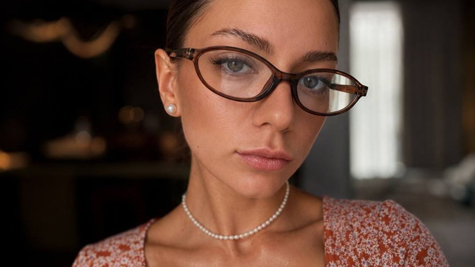 KamiHinako glamour portrait
