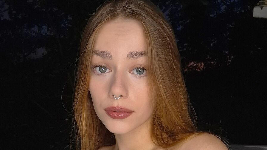 EmilliaFox live cam model