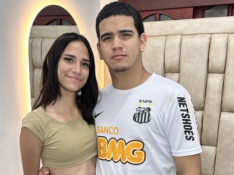 Chat with EmilyAndSamuel