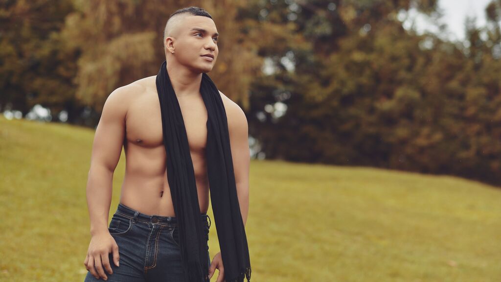 Live Chat with TiagoAndrade on LiveJasmin