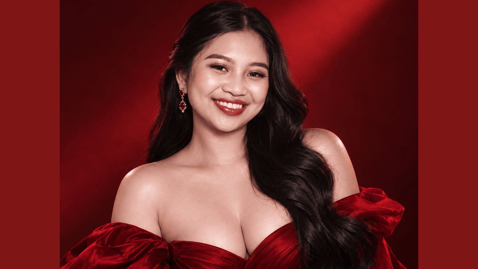 SophiaCharms glamour portrait