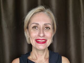 PamellaMurphy is a webcam model from Russia age 41