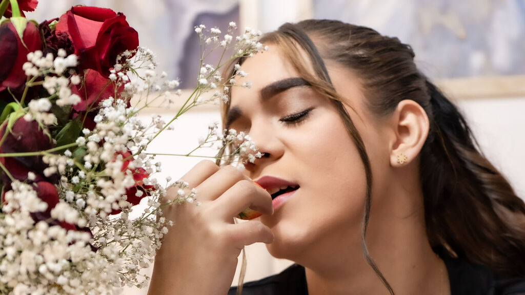 Sex chat gratuit in direct cu AliceClarkc pe LiveJasmin