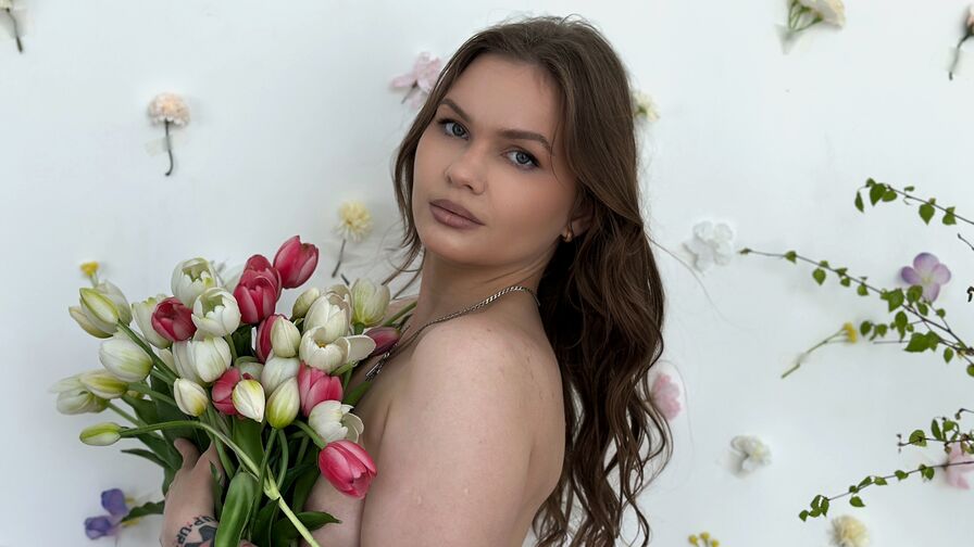 Live HD Nude Chat with LunaVales