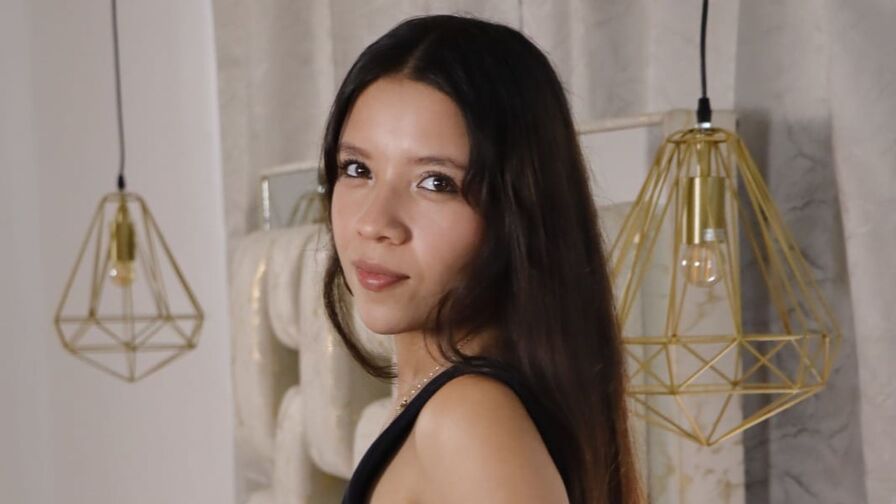 Watch MilaSimonz live on DMS List