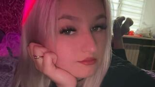 Kostenlos Nackt GraseNeon