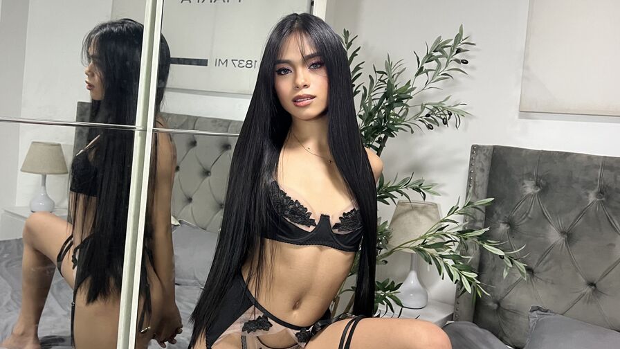 Watch BernadethGrey live on Thewebcamzone