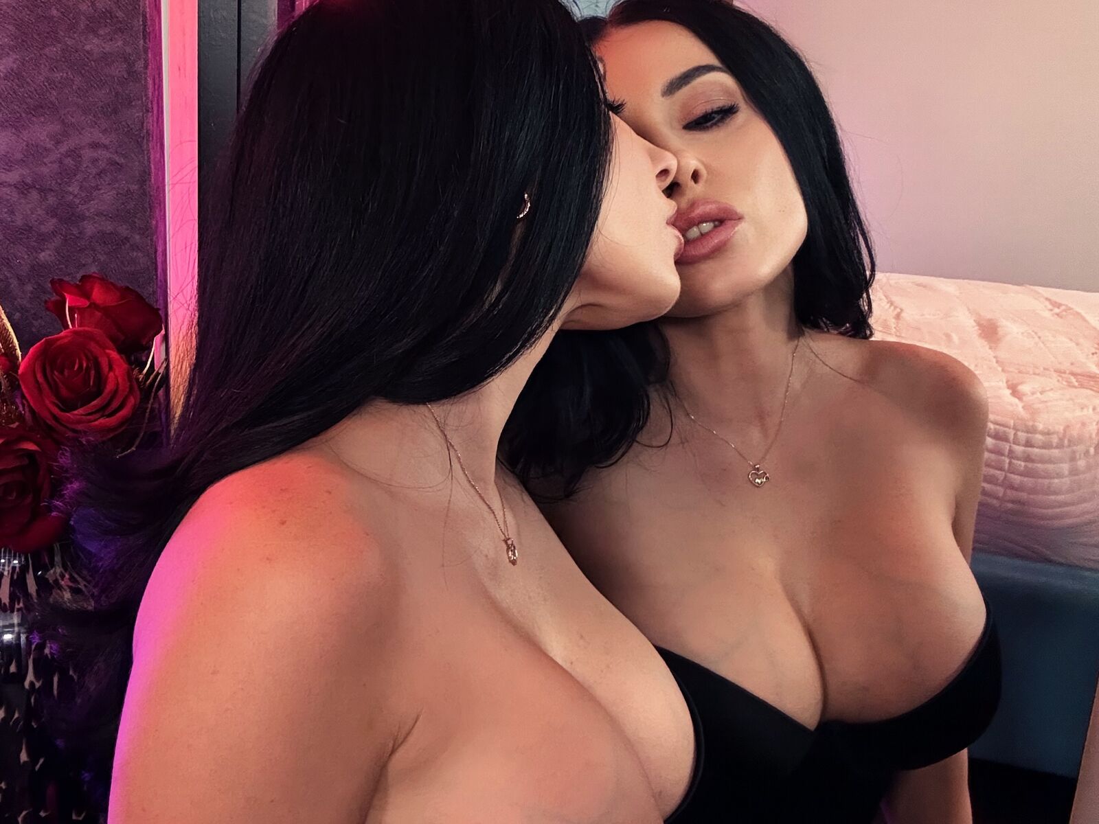 Live cam for Vanessa