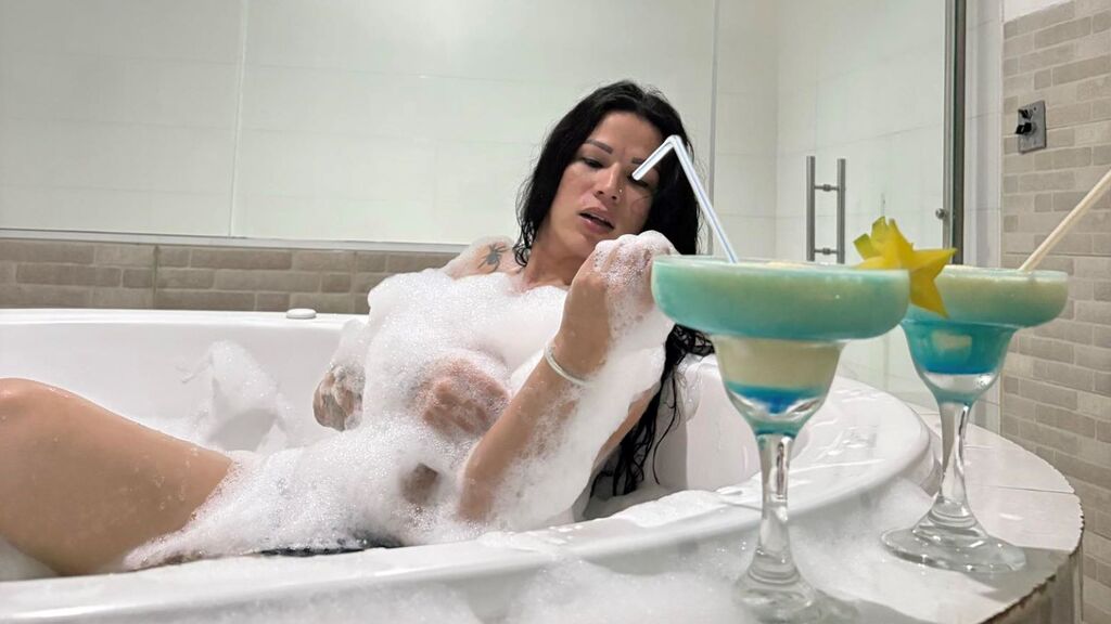 CamilaAckerman live cam model at LiveJasmin