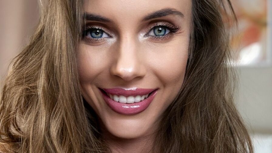 Live HD Nude Chat with MichelleRouz