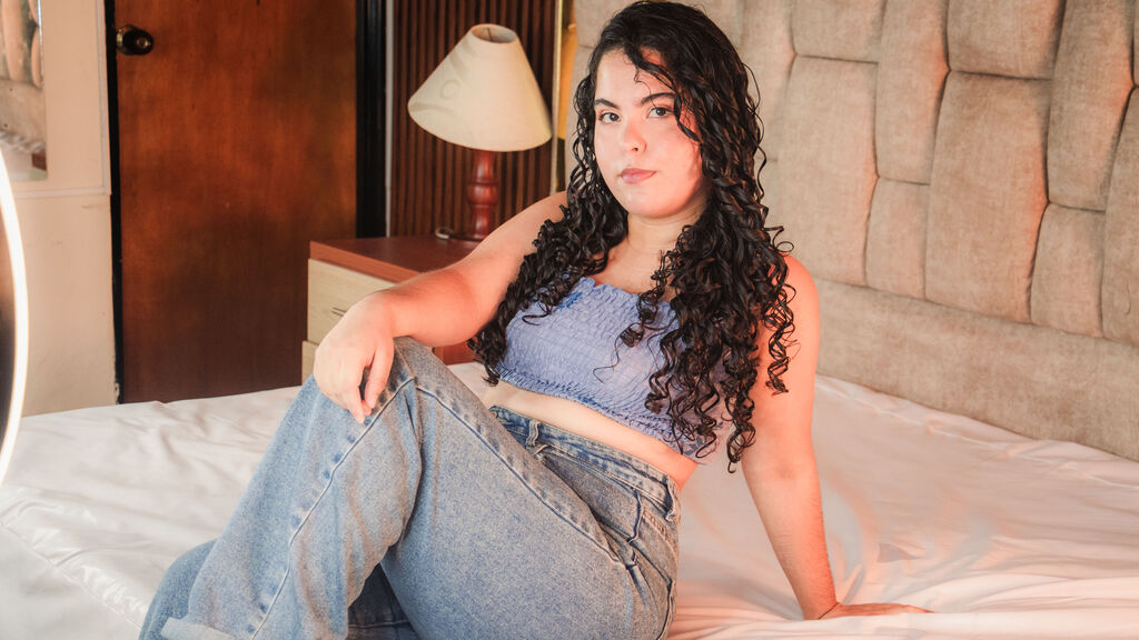 Sex chat gratuit in direct cu NicoleMosquera pe LiveJasmin