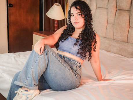 Chat with NicoleMosquera