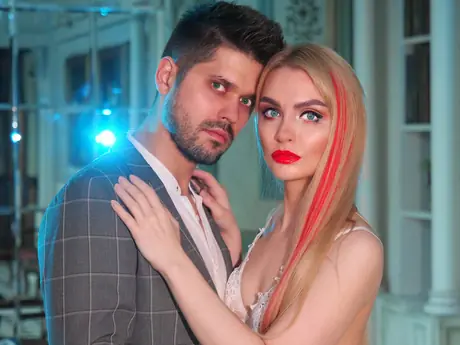 Chat with DennisLina