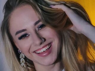 cam chatroom MilanaHawkins