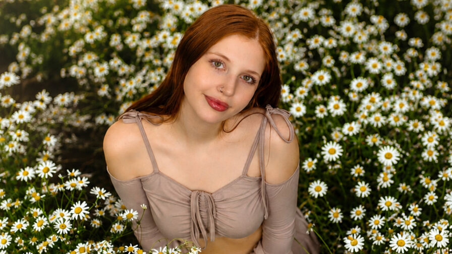 Live HD Nude Chat with EllieEsmont