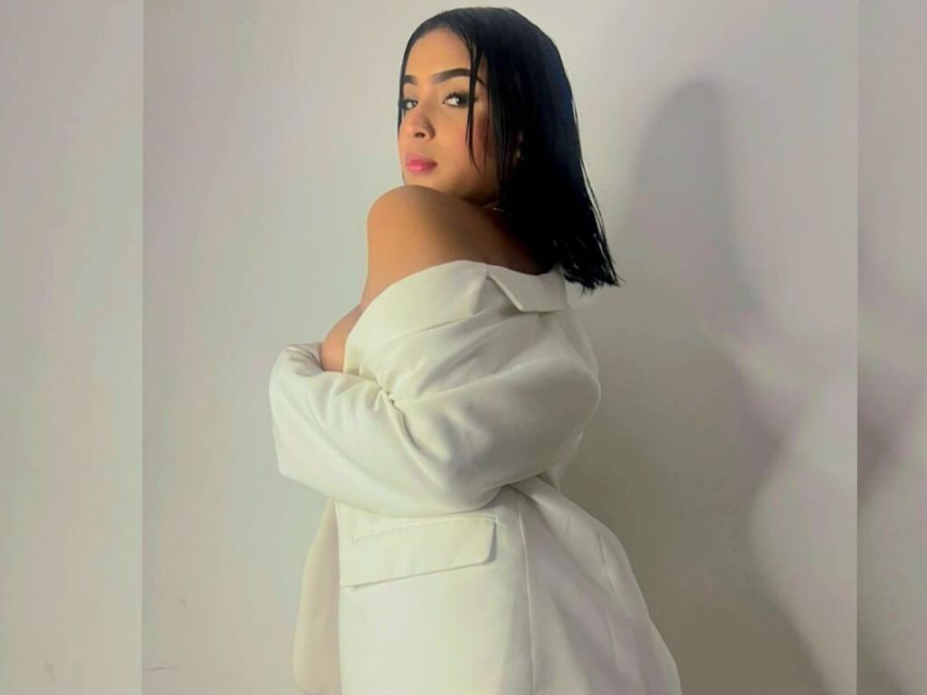 webcam model MiaNumi from Web Night Cam webcam model MiaNumi from Web Night Cam