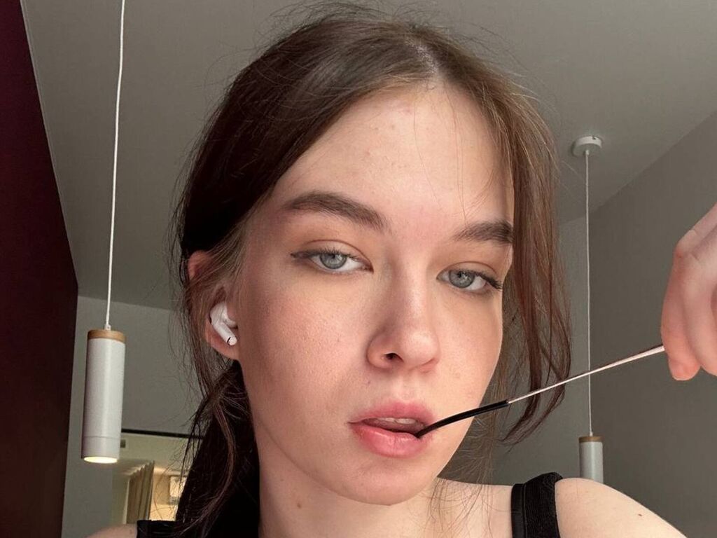 ArdeliaMchendry streaming now