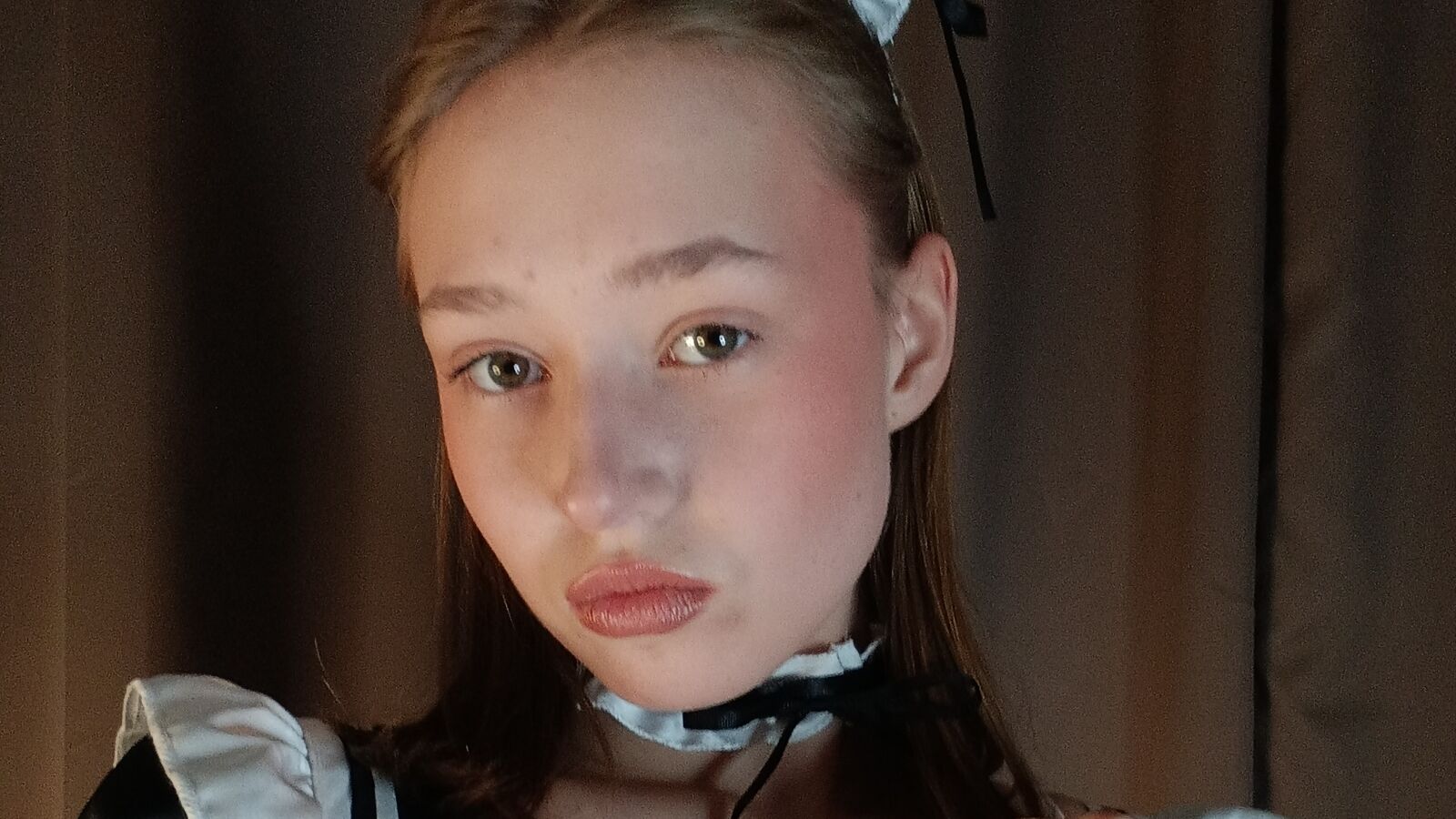 EvelinaMoorina glamour portrait
