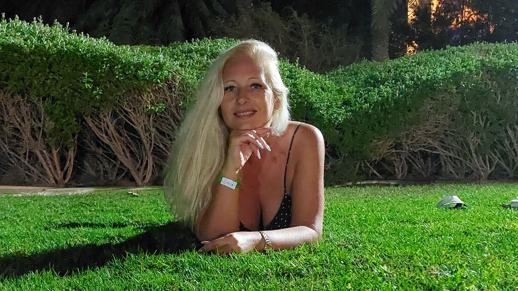 ValeriaPrice Live Cam and Statistics on UnifiedCams