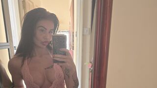 GinaBlaze Live Webcam on LiveJasmin