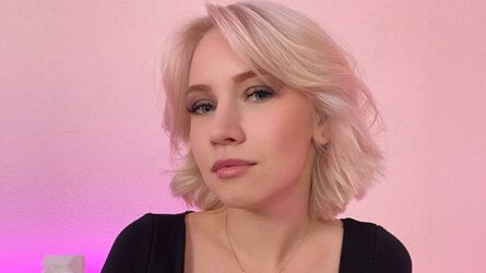 MillyBrawn's live cam