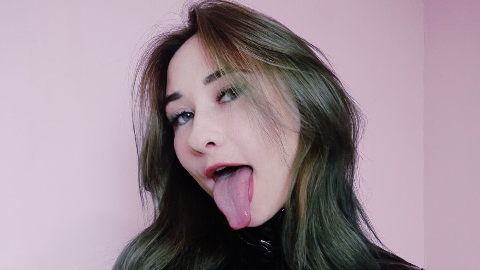 VikaCheers glamour portrait