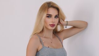 Free Nude FloraWillson