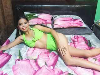 PrincessLealyn Perform on live cam