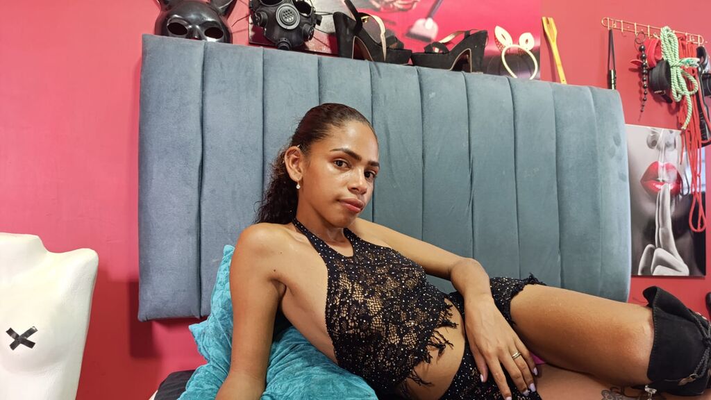 Sex chat gratuit in direct cu CellesteBrow pe LiveJasmin