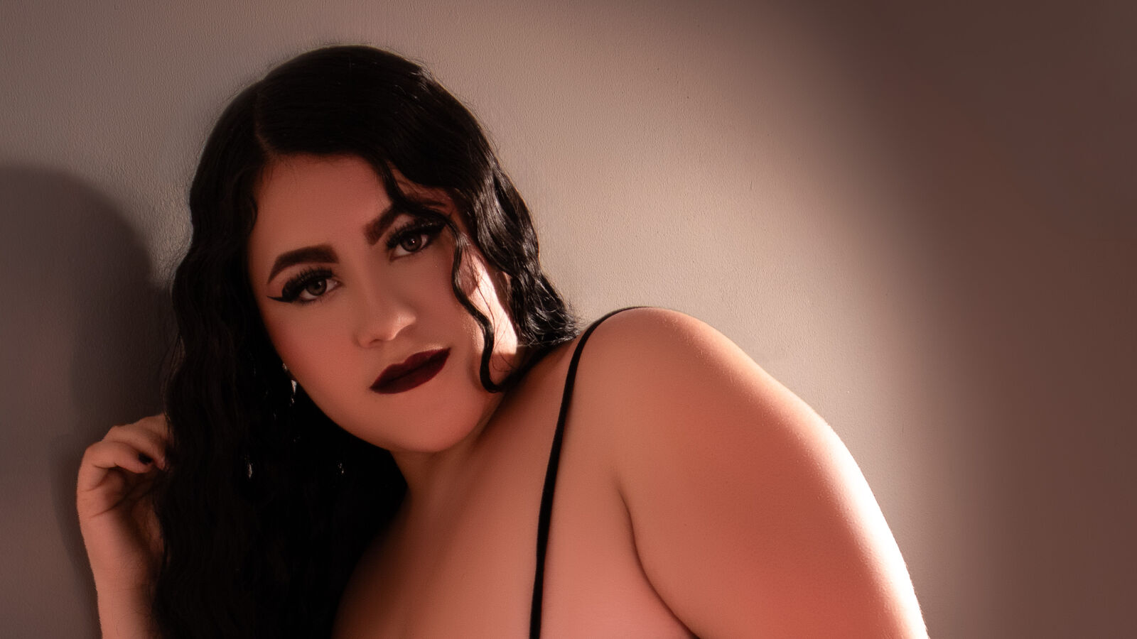 ArieWilde glamour portrait