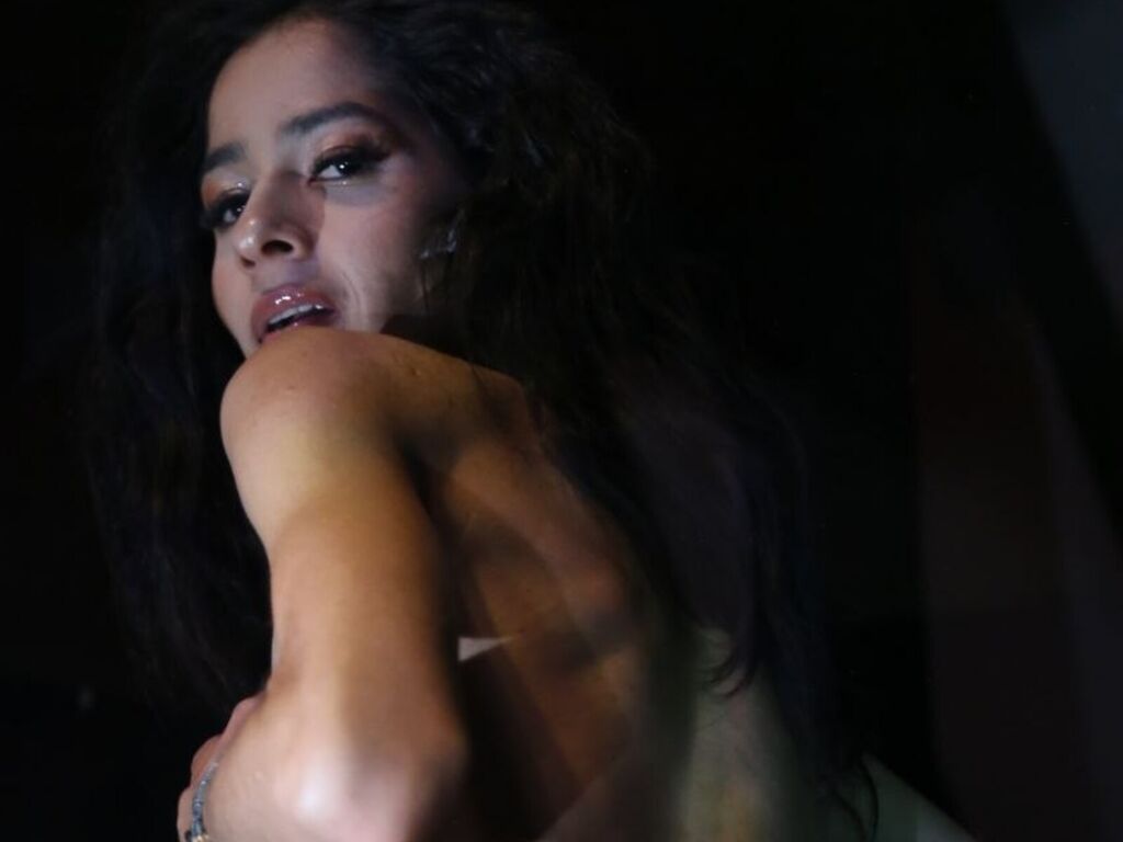 DulceSperos LiveJasmin model