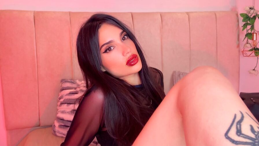EmiliaVanRose live cam model