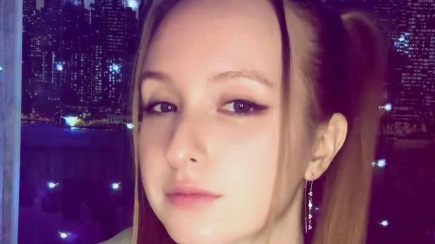 Close up, Dancing, Oil, Roleplay, Smoke cigarette, Strap on, Zoom, Footsex, Snapshot, Joi, Sph, Asmr, Cosplay, Twerk