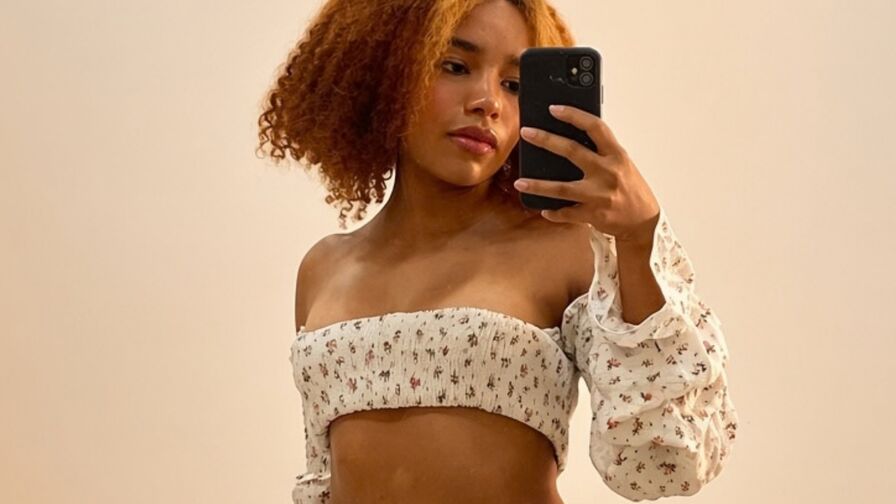 Live HD Nude Chat with GiaSantor