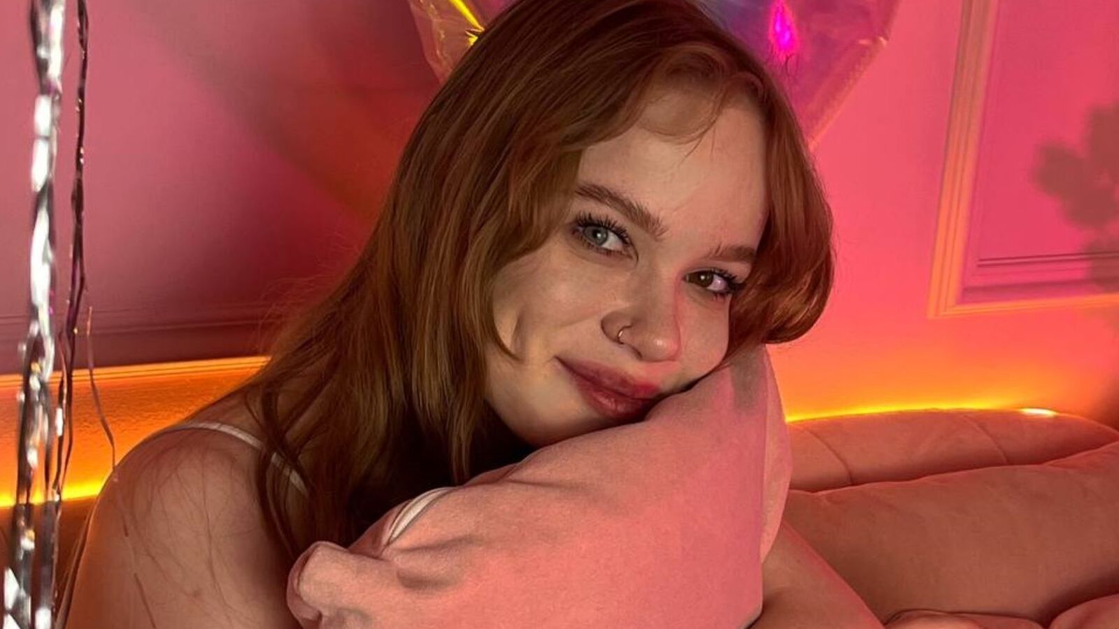 AmyNox erotic portrait