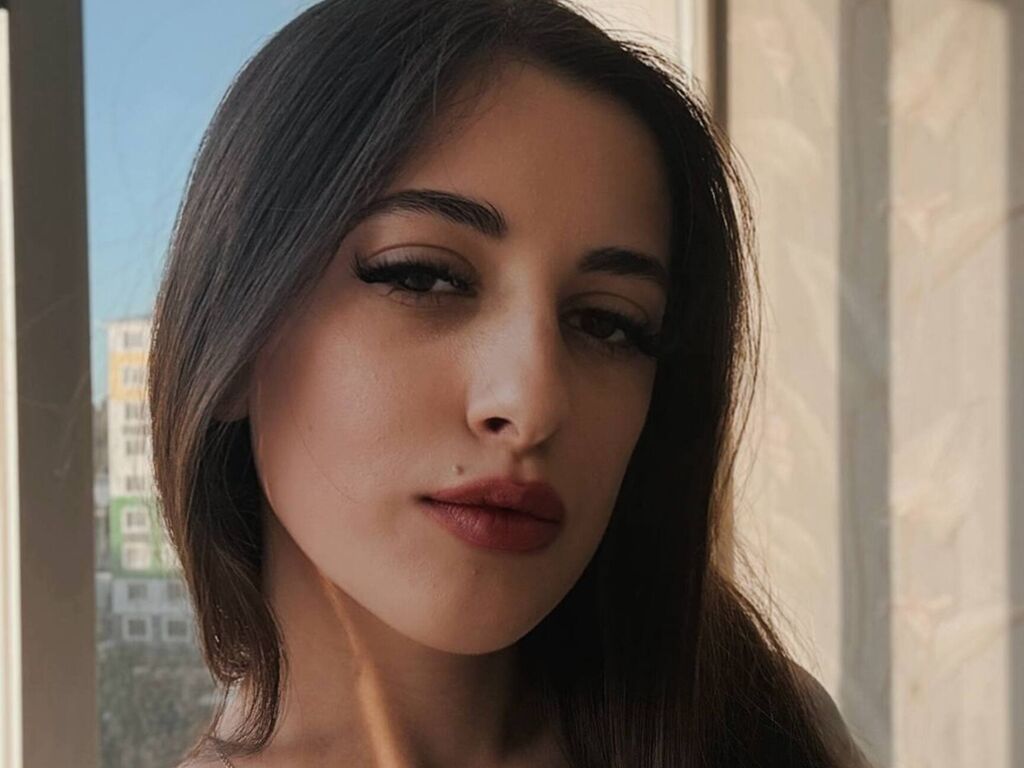 DanyellFortuna LiveJasmin model