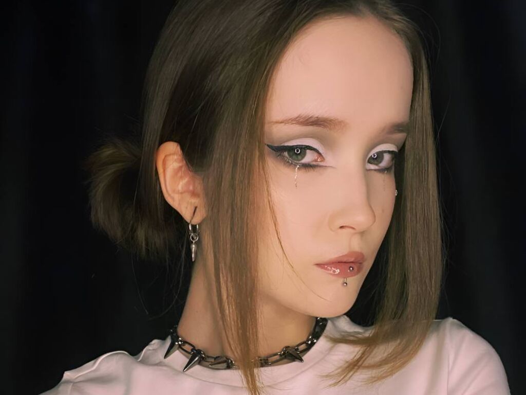  AliceSteele chat room