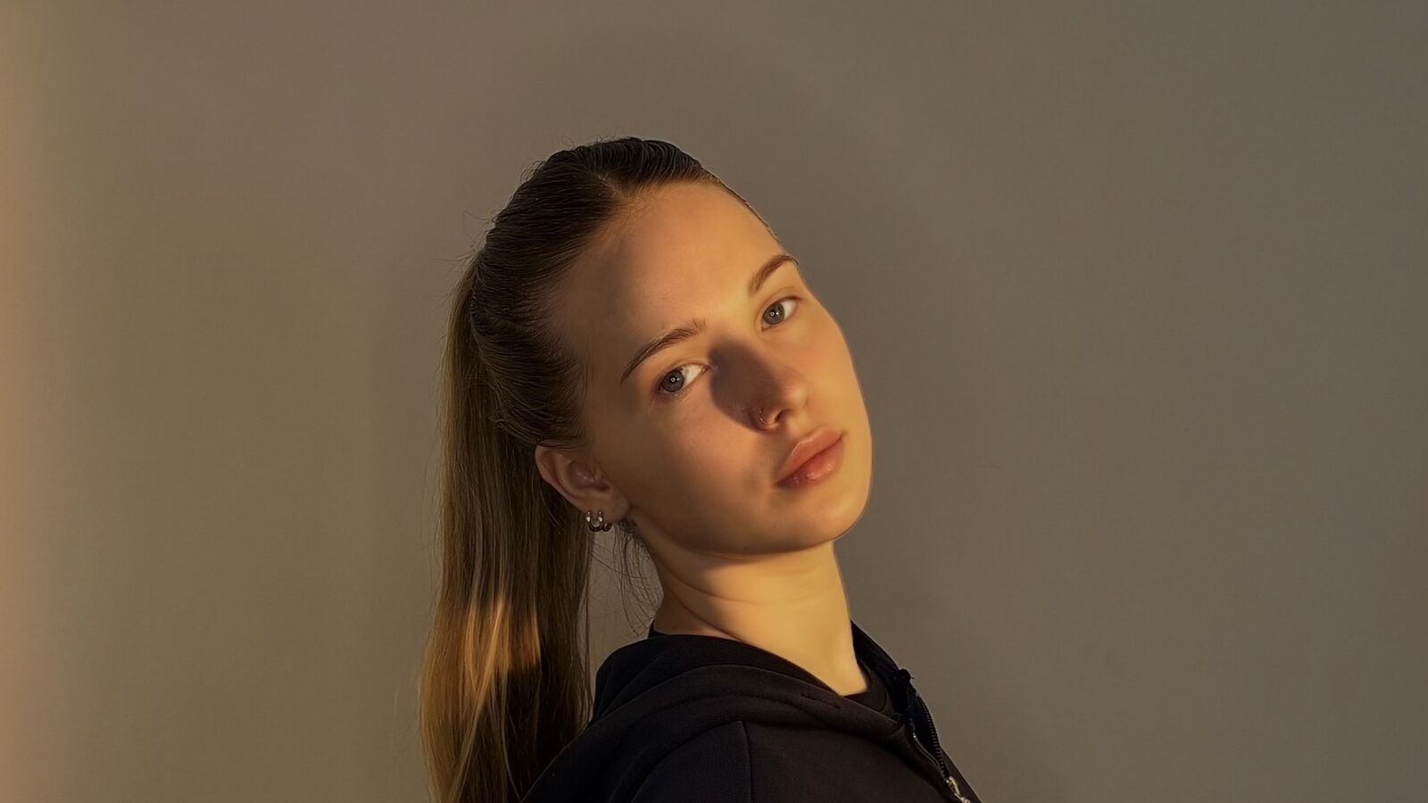 CristalCinnamond erotic portrait