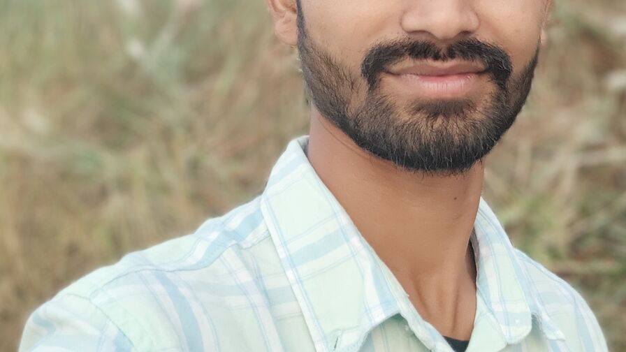 Watch RiyanDevid live on Cam Plug