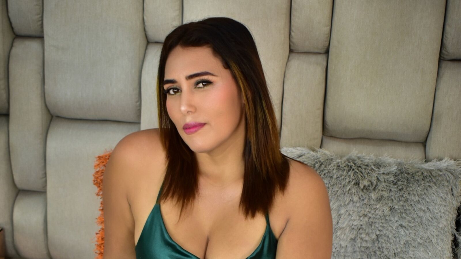 MillaGrace erotic portrait